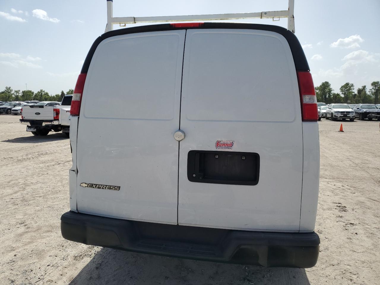 2018 Chevrolet Express G2500 VIN: 1GCWGAFP3J1302460 Lot: 64566264