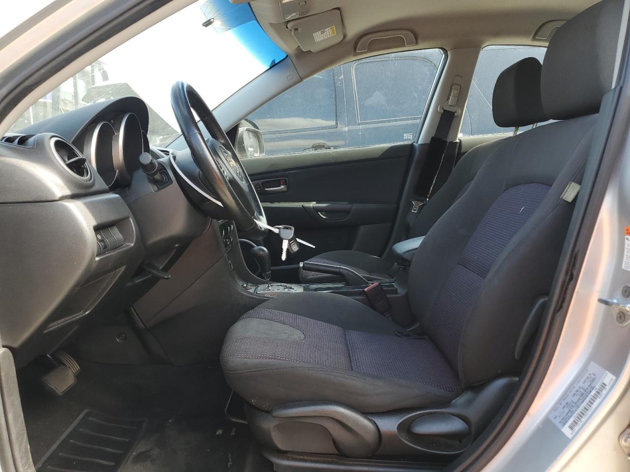 2004 Mazda 3 S VIN: JM1BK323741151350 Lot: 60705484