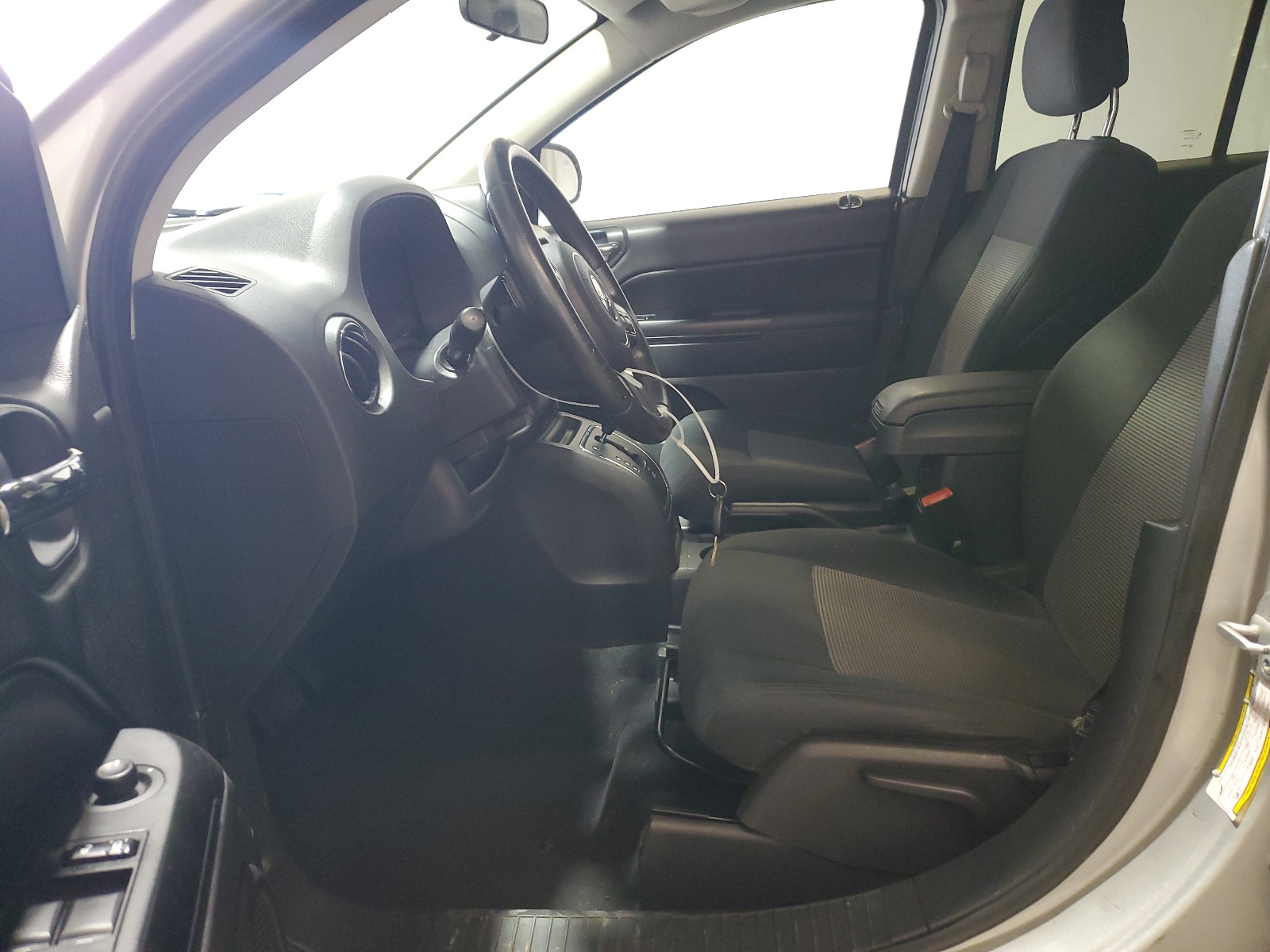 1C4NJDEB5CD546195 2012 Jeep Compass Latitude