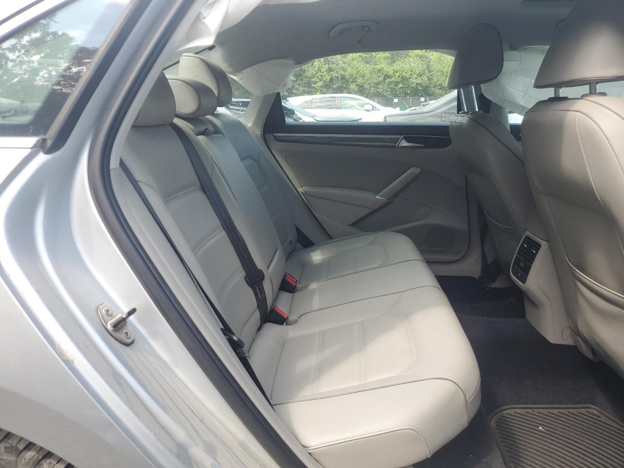 2017 Volkswagen Passat Se VIN: 1VWBT7A35HC019572 Lot: 62184224