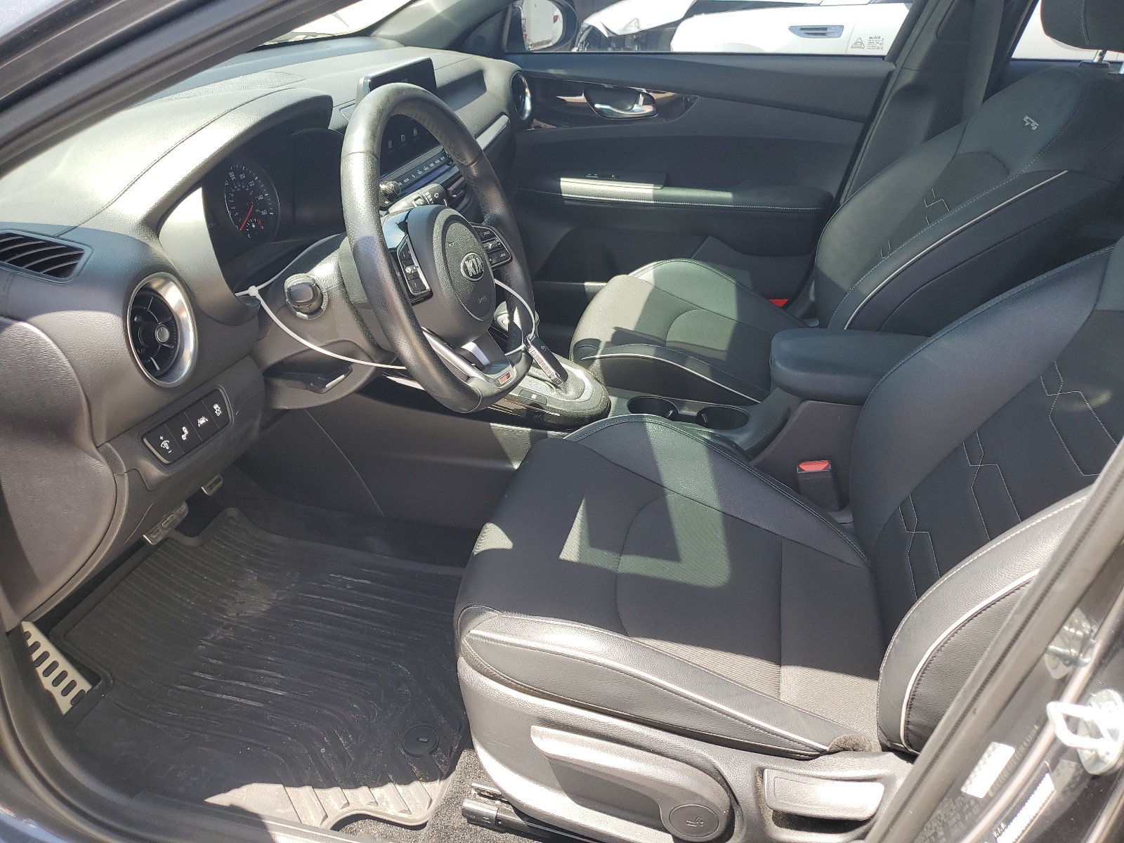 3KPF34AD8ME378316 2021 Kia Forte Gt Line