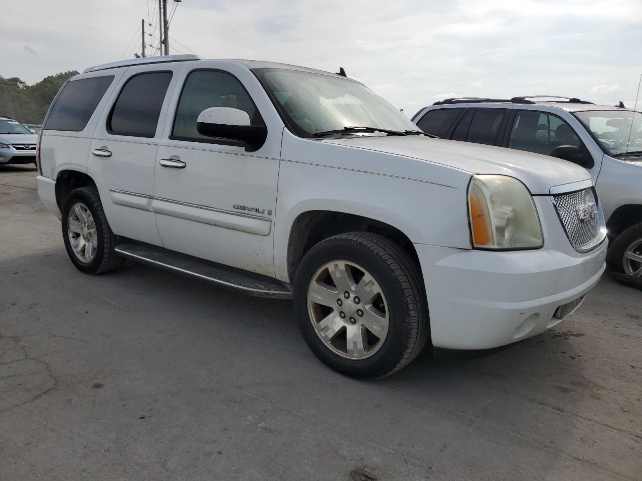 1GKFK638X7J236818 2007 GMC Yukon Denali