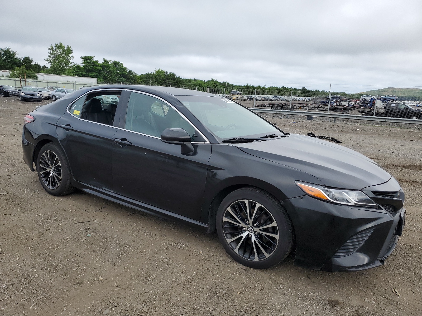 2018 Toyota Camry L vin: 4T1B11HK7JU087838