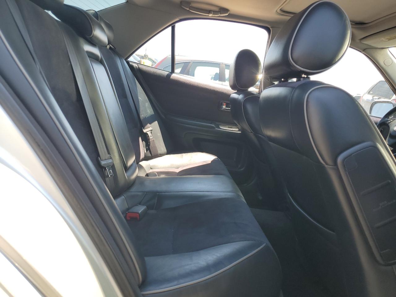 2004 Lexus Is 300 VIN: JTHBD192540088913 Lot: 63880344