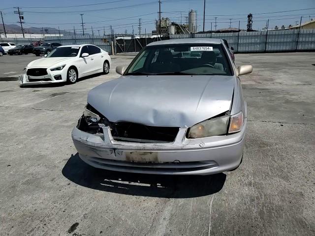 2000 Toyota Camry Le VIN: 4T1BF22K7YU947151 Lot: 64837654