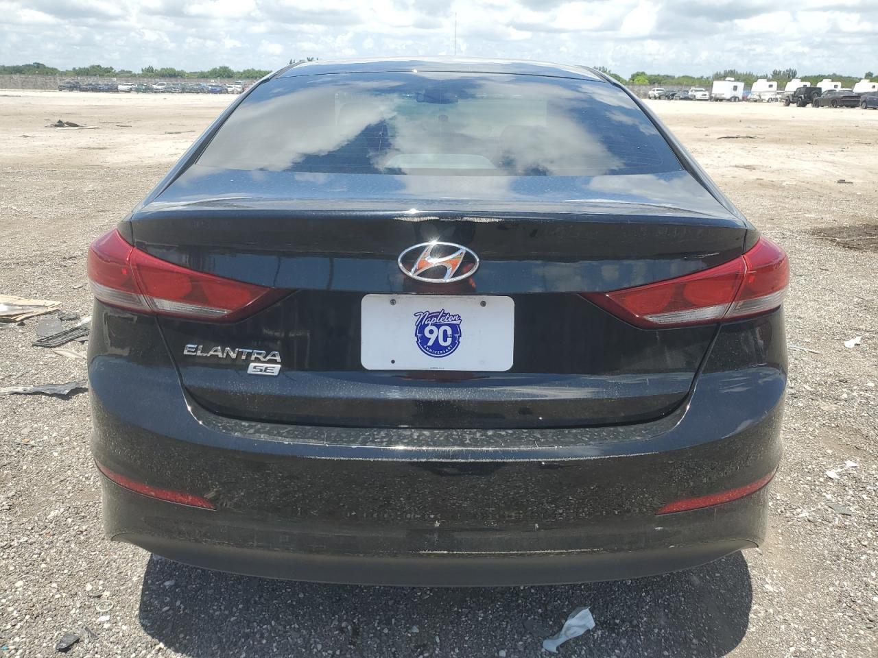 2018 Hyundai Elantra Se VIN: KMHD74LF3JU523281 Lot: 63646304