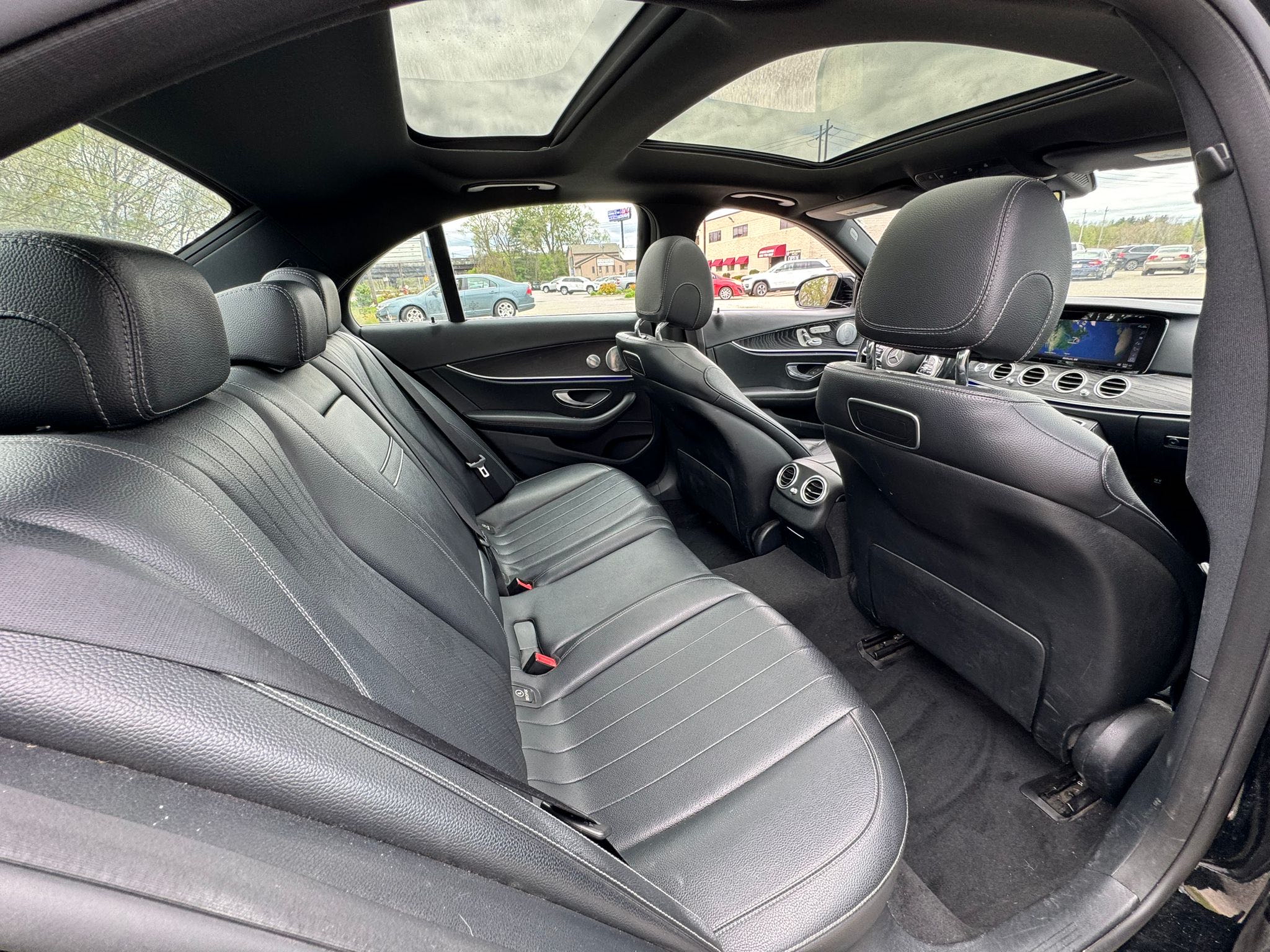 2019 Mercedes-Benz E 300 4Matic vin: WDDZF4KB0KA632303