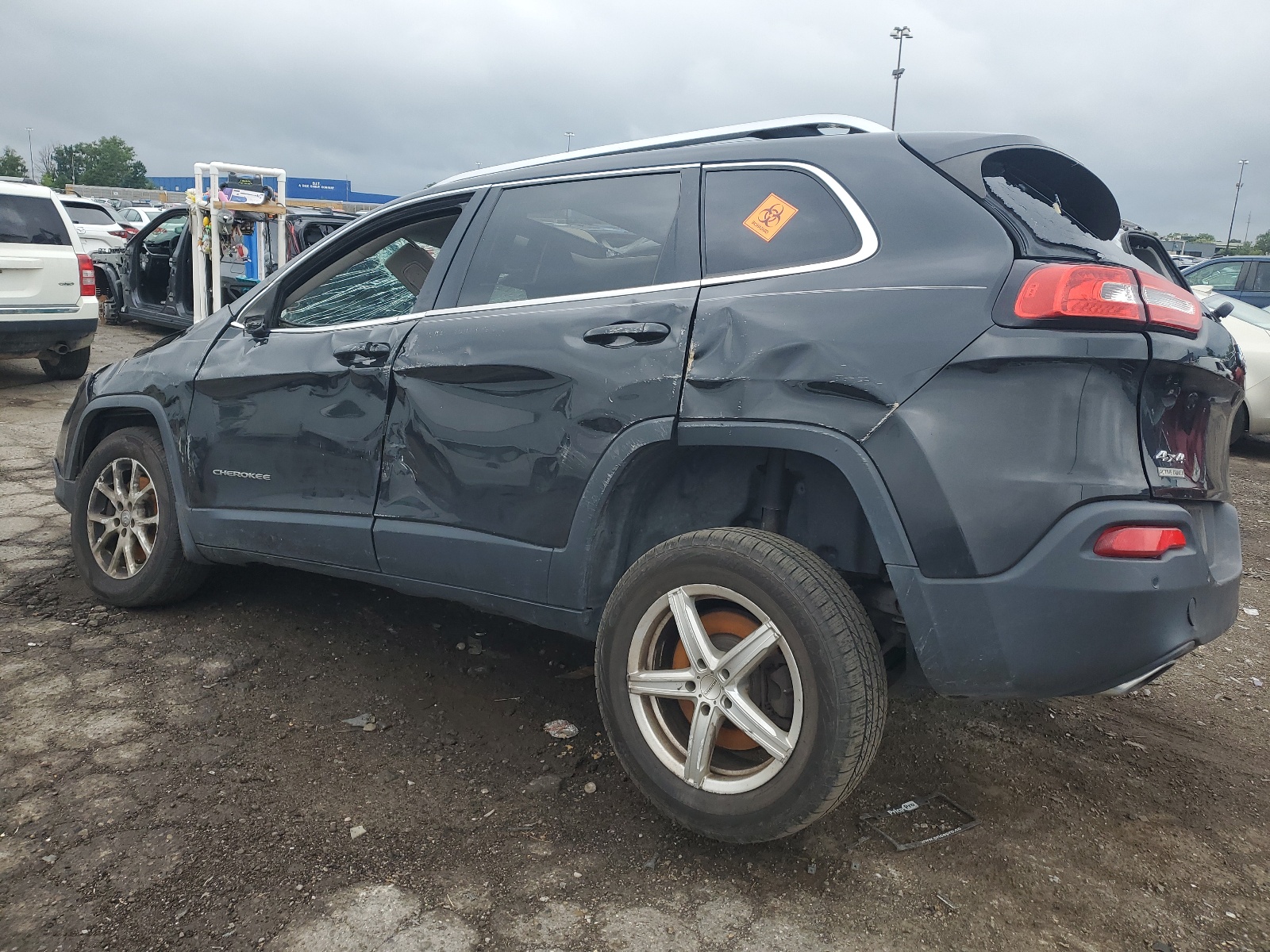 2015 Jeep Cherokee Latitude vin: 1C4PJMCS4FW552378