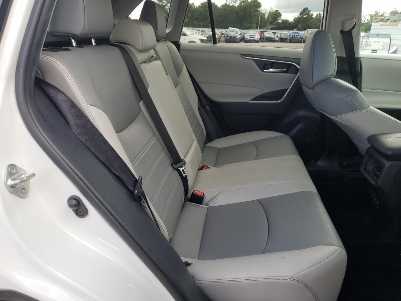 2020 Toyota Rav4 Xle Premium VIN: 2T3C1RFV1LC060372 Lot: 64103904