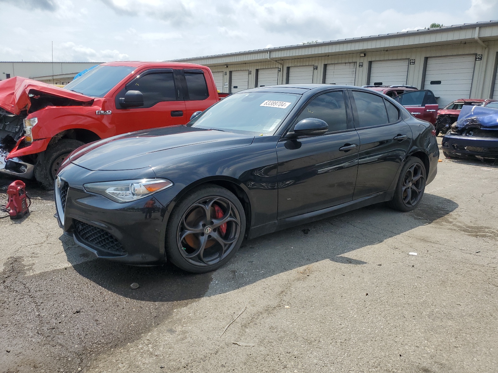 2017 Alfa Romeo Giulia Ti Q4 vin: ZARFAEEN4H7551839