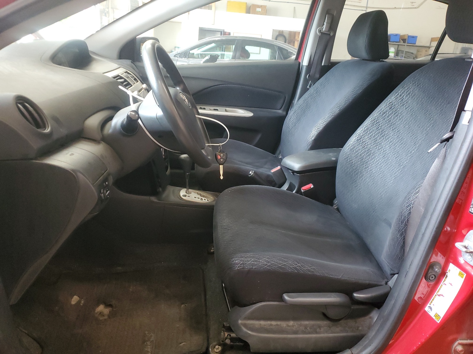 JTDBT923584008630 2008 Toyota Yaris