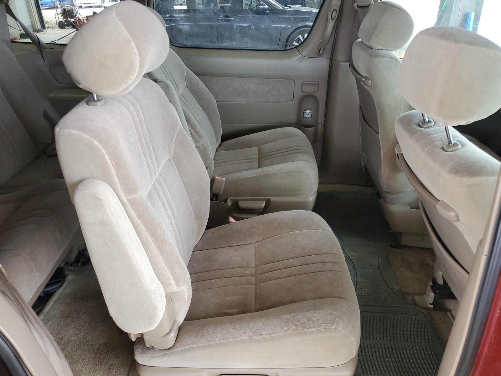 4T3ZF13C2YU179425 2000 Toyota Sienna Le