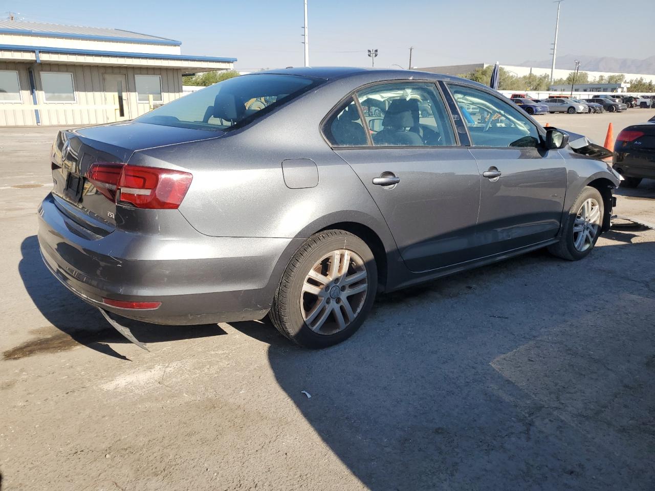 VIN 3VW2B7AJ8JM263674 2018 VOLKSWAGEN JETTA no.3