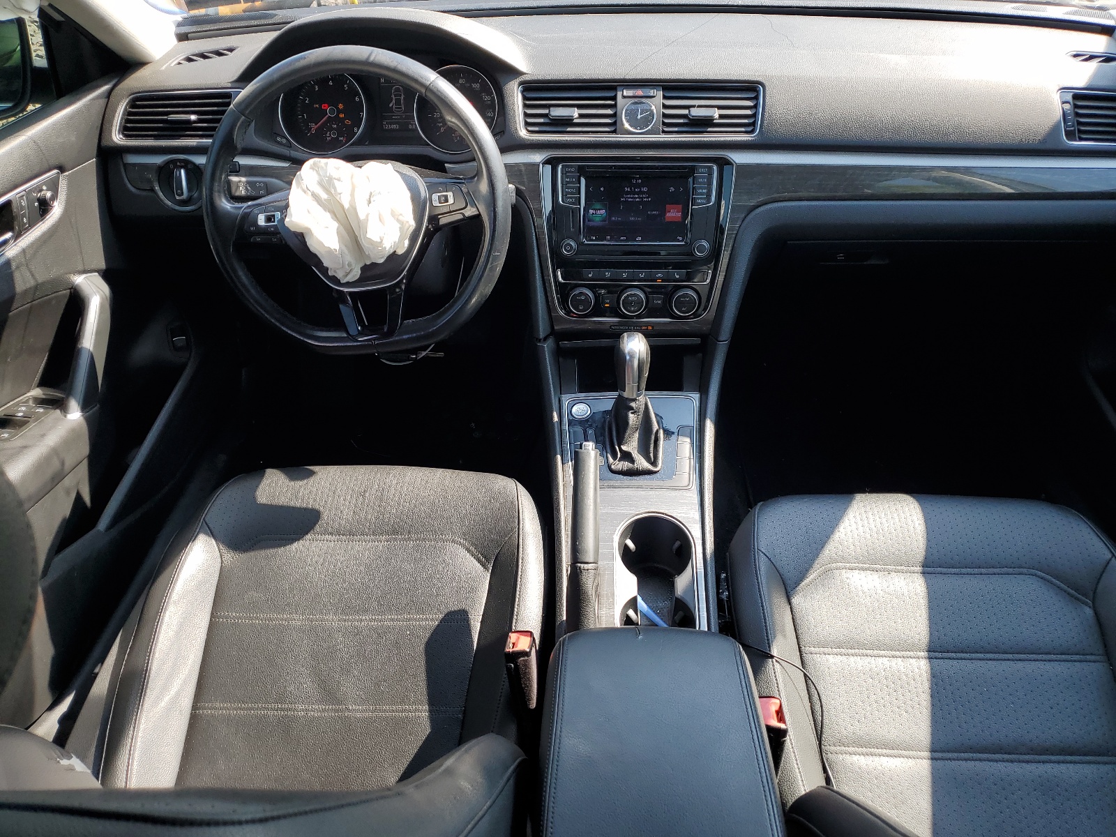 1VWBT7A36HC007124 2017 Volkswagen Passat Se