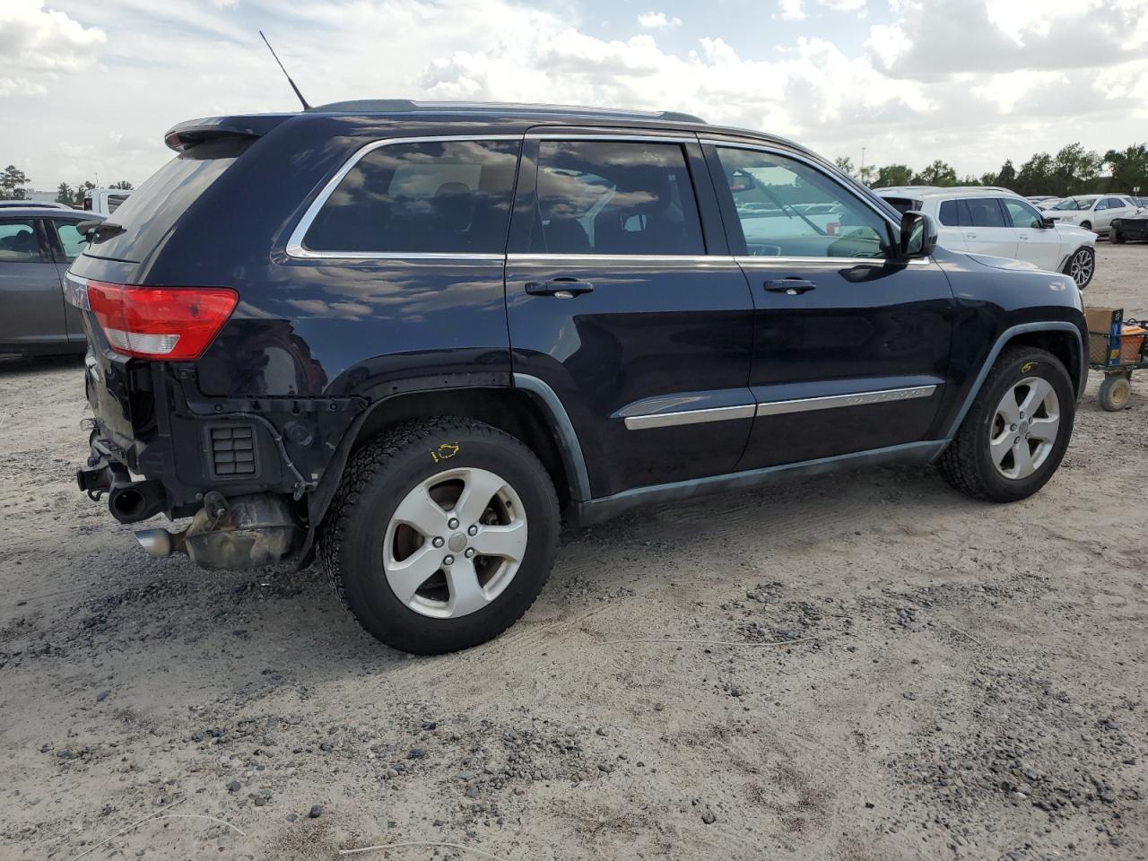 2011 Jeep Grand Cherokee Laredo VIN: 1J4RR4GT8BC529986 Lot: 63142584