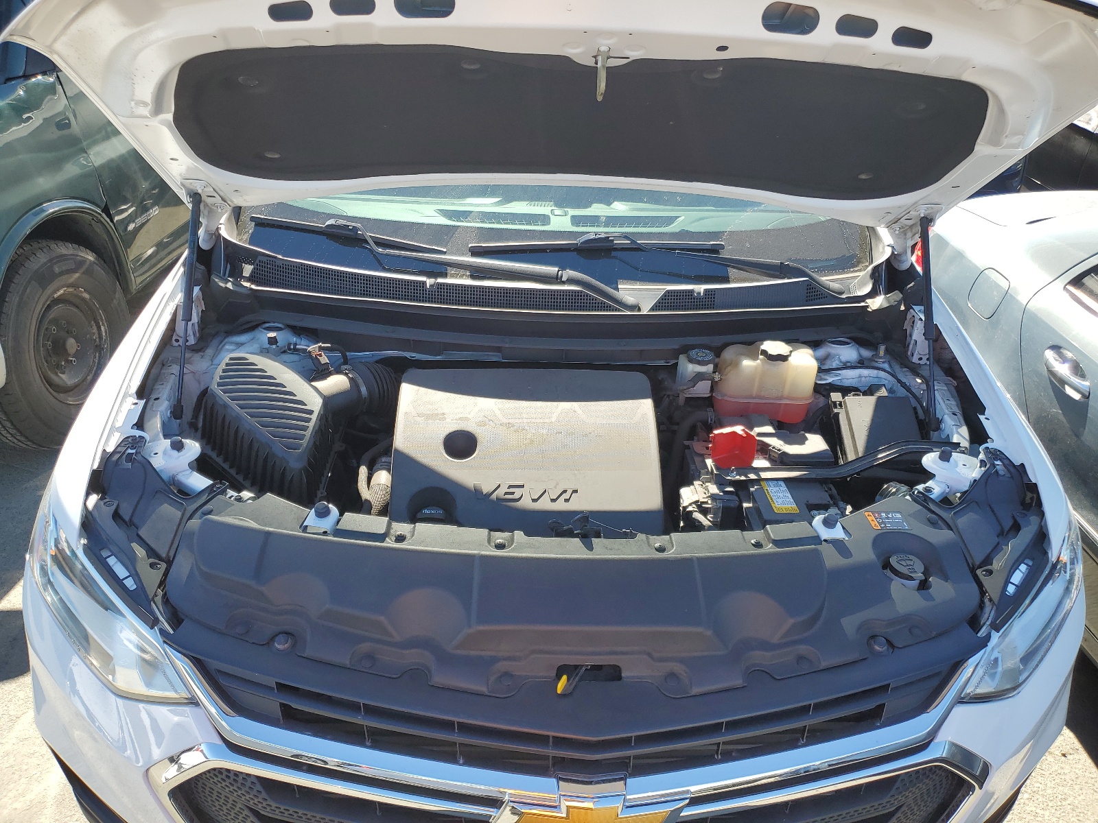 1GNERFKW6JJ205843 2018 Chevrolet Traverse Ls