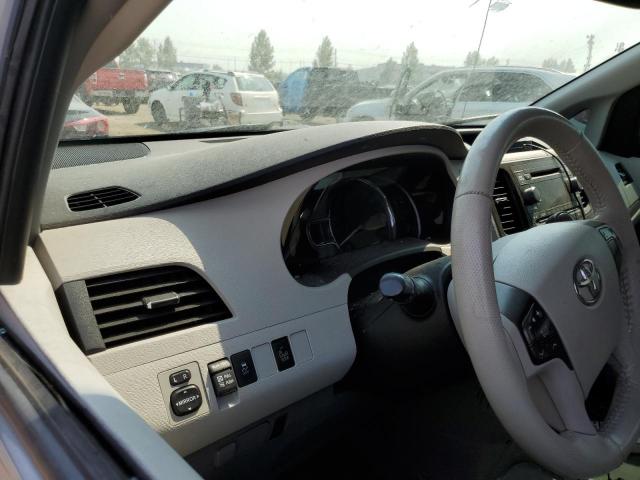 2013 TOYOTA SIENNA XLE