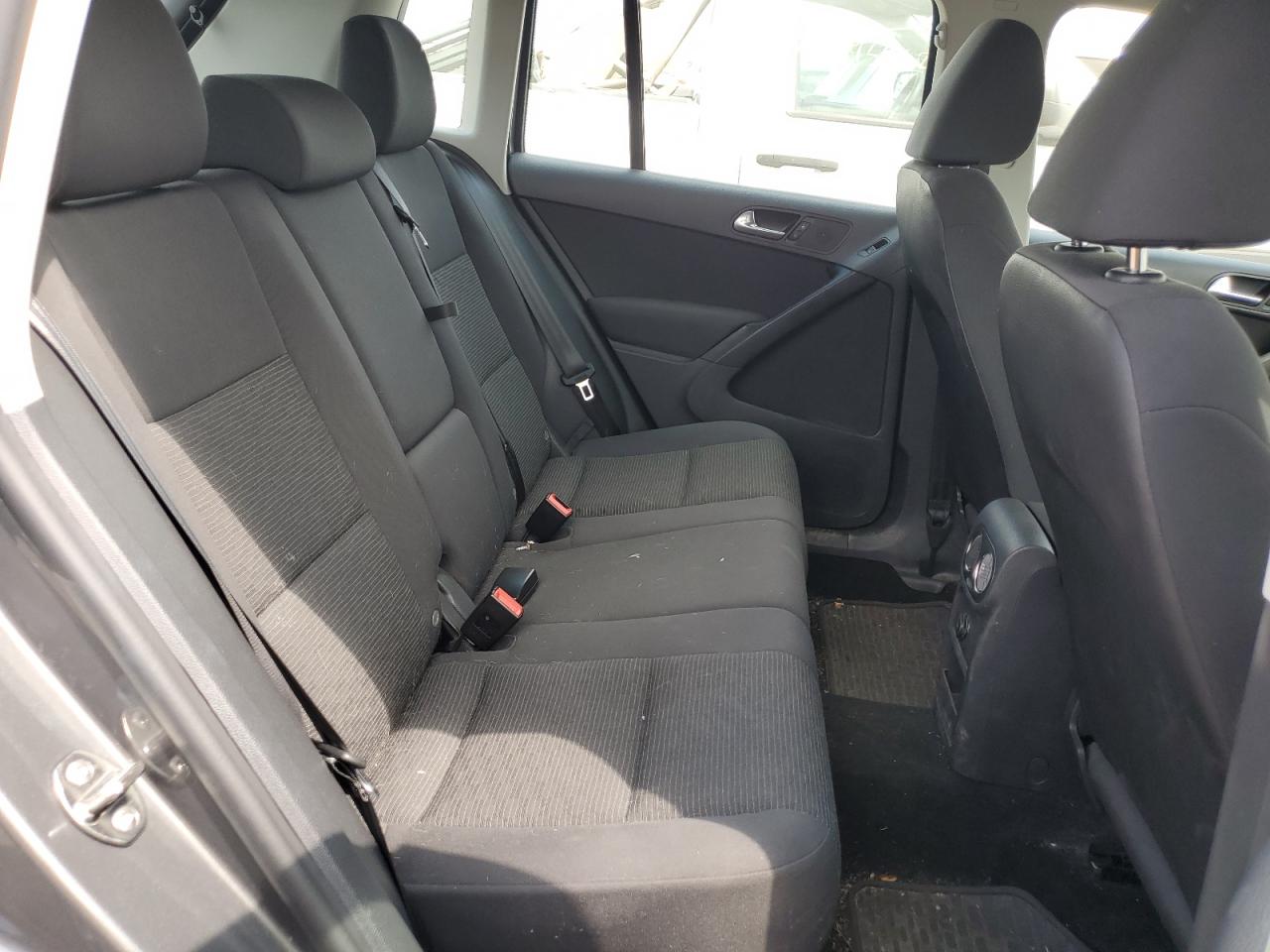 2015 Volkswagen Tiguan S VIN: WVGBV7AX6FW518680 Lot: 64470784