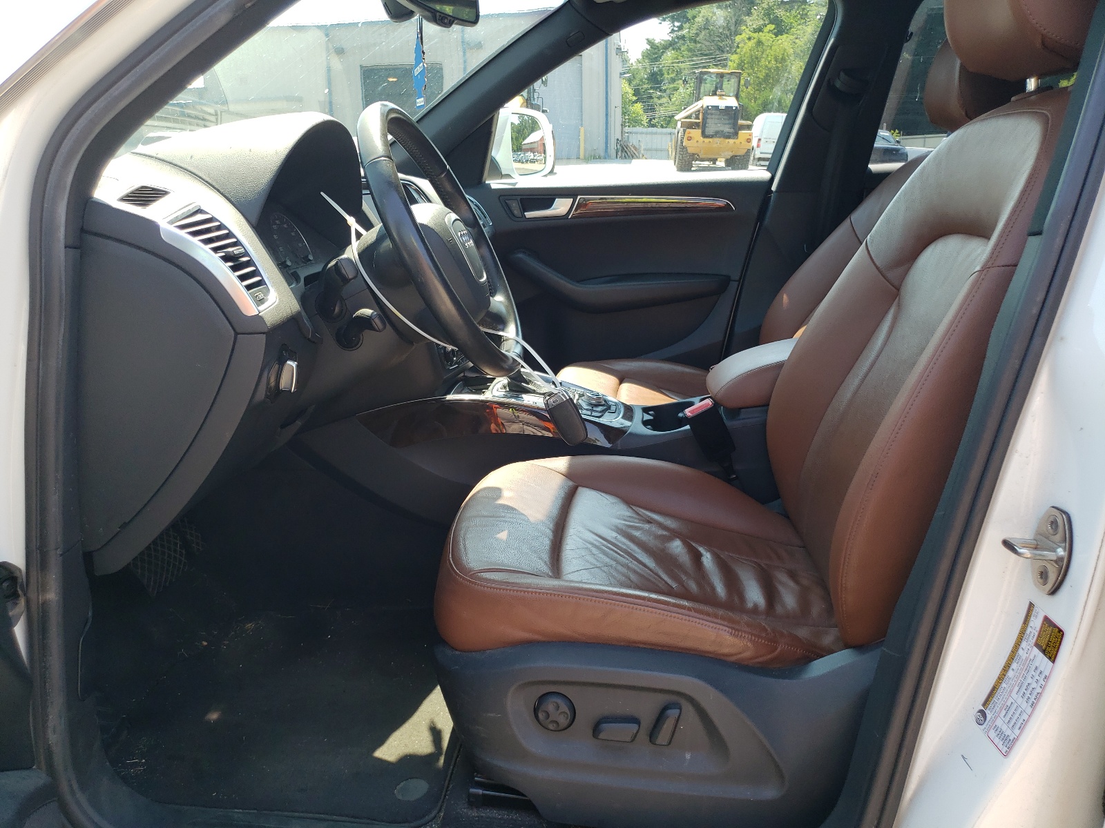 WA1DKAFP5BA024095 2011 Audi Q5 Premium Plus