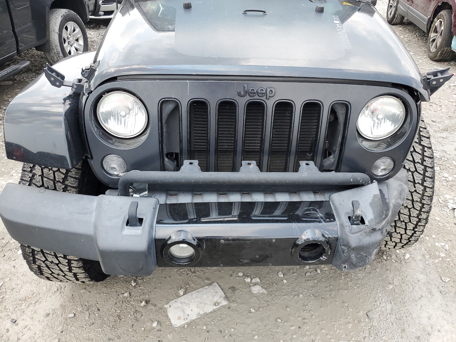 1C4HJWEG6EL272762 2014 Jeep Wrangler Unlimited Sahara