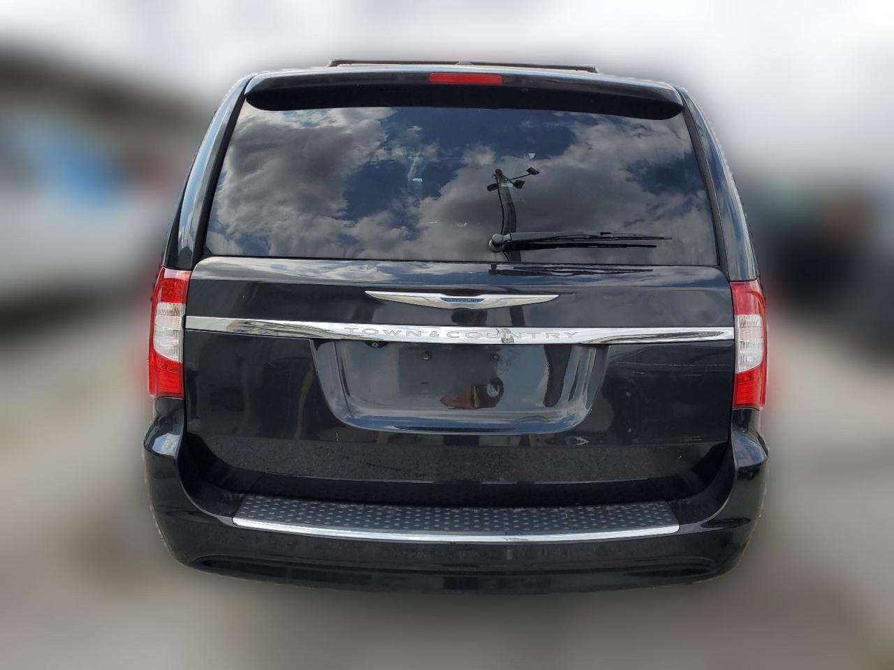 2015 Chrysler Town & Country Touring VIN: 2C4RC1BG2FR664684 Lot: 65268194