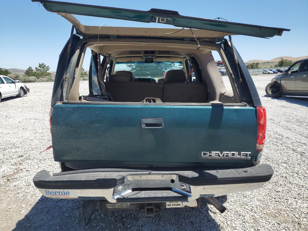 1997 Chevrolet Tahoe K1500 VIN: 1GNEK13R0VJ437621 Lot: 52763335
