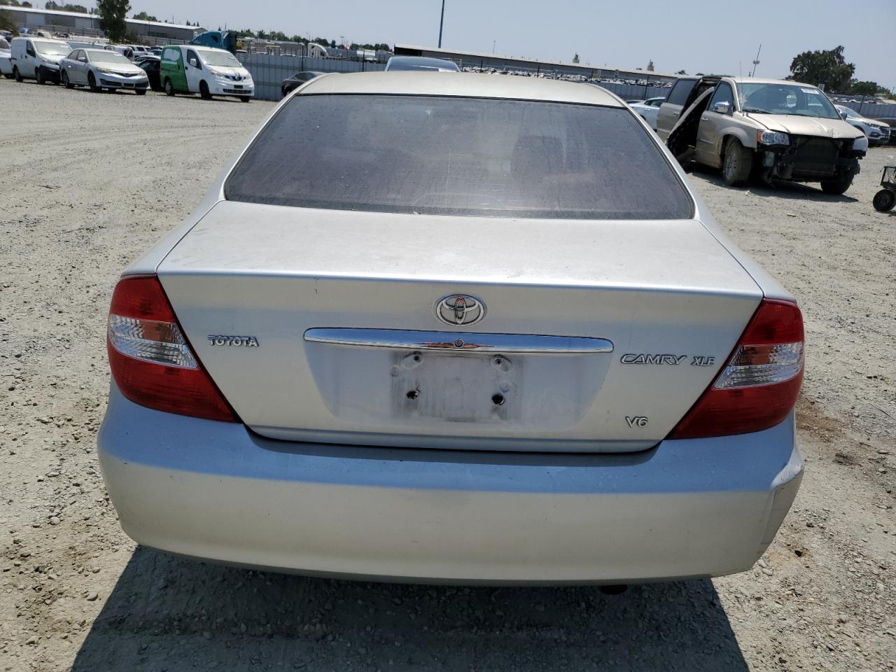 2004 Toyota Camry Le VIN: JTDBF30K340152600 Lot: 64833674