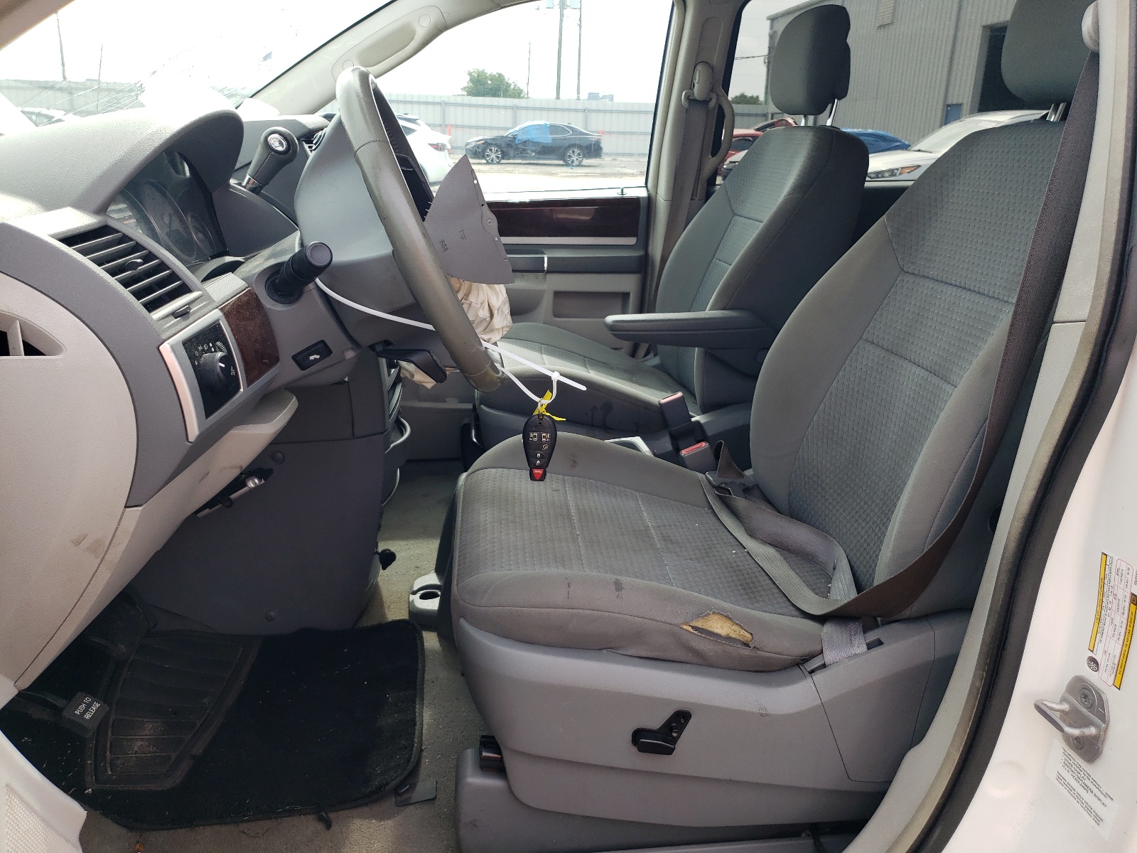 2A4RR5D11AR285628 2010 Chrysler Town & Country Touring