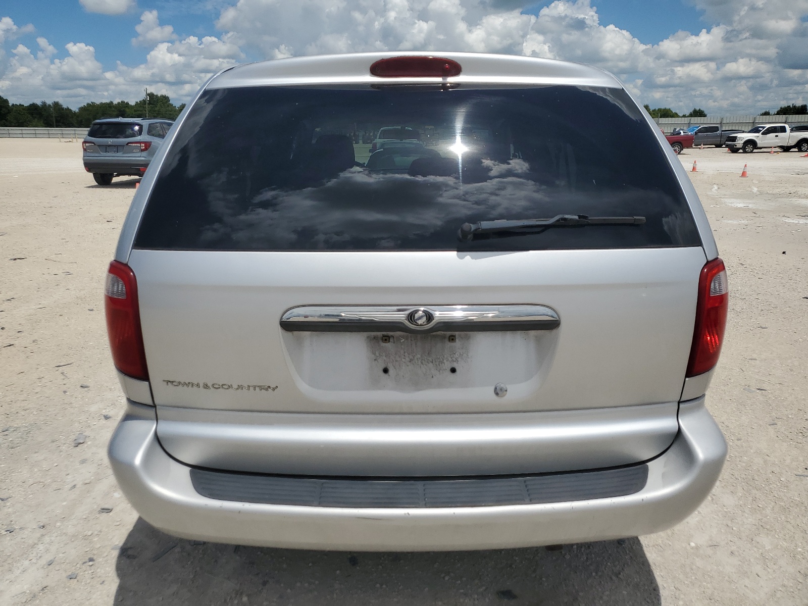 1C4GP45R95B112834 2005 Chrysler Town & Country
