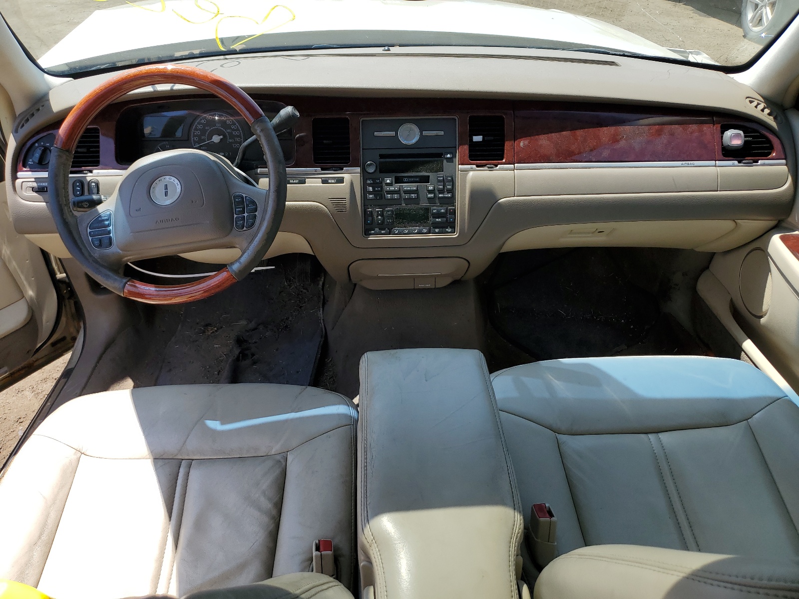 1LNHM83W63Y626076 2003 Lincoln Town Car Cartier