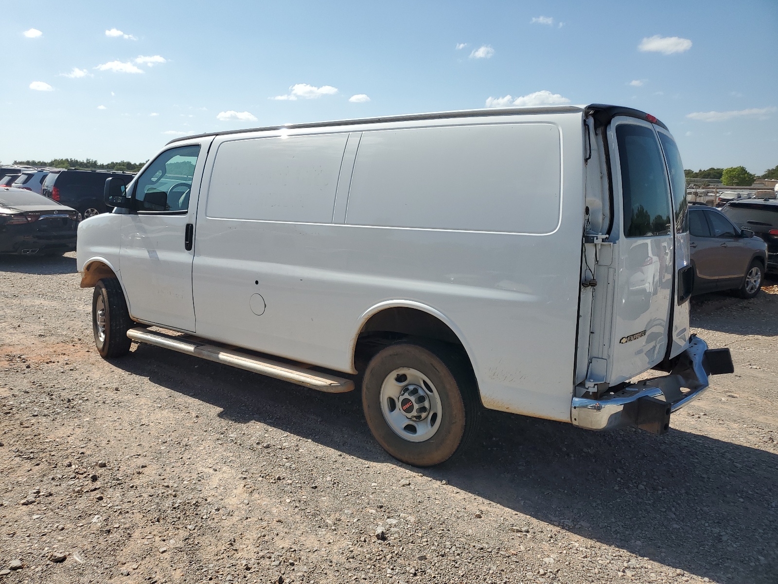 2022 GMC Savana G2500 vin: 1GTW7AFP0N1234382