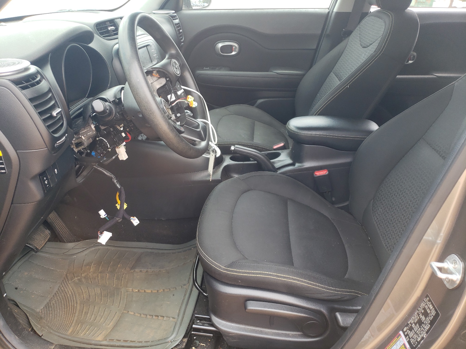 KNDJP3A51G7376414 2016 Kia Soul +