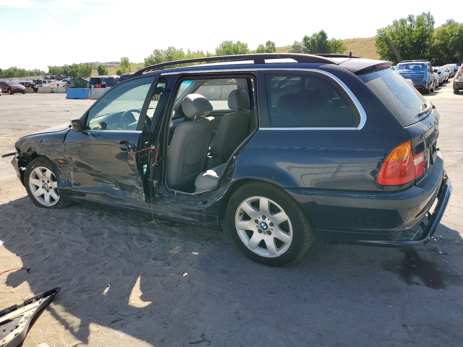 WBAAW33451ET41835 2001 BMW 325 It