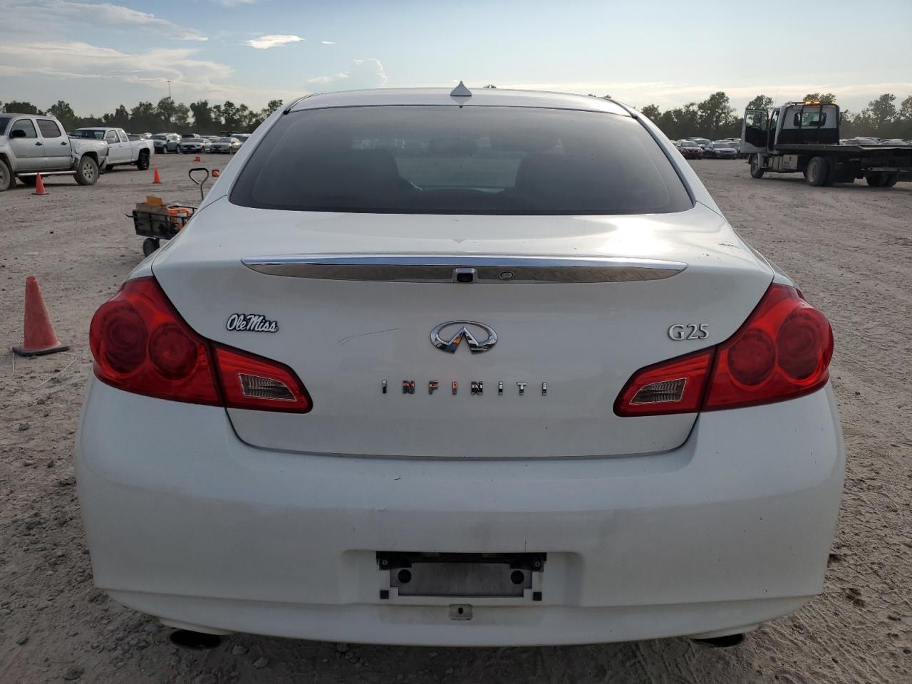 2012 Infiniti G25 Base VIN: JN1DV6AP1CM811579 Lot: 63331644