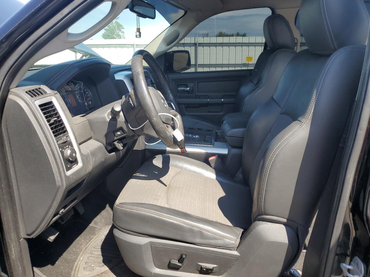 2010 Dodge Ram 1500 VIN: 1D7RV1CT8AS239036 Lot: 61755404