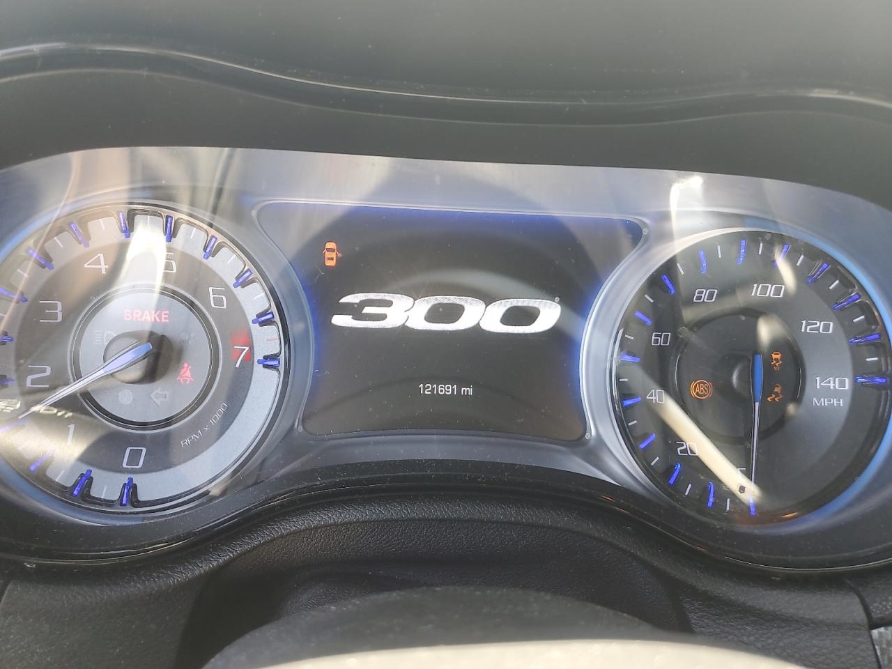 2015 Chrysler 300 - Image 9