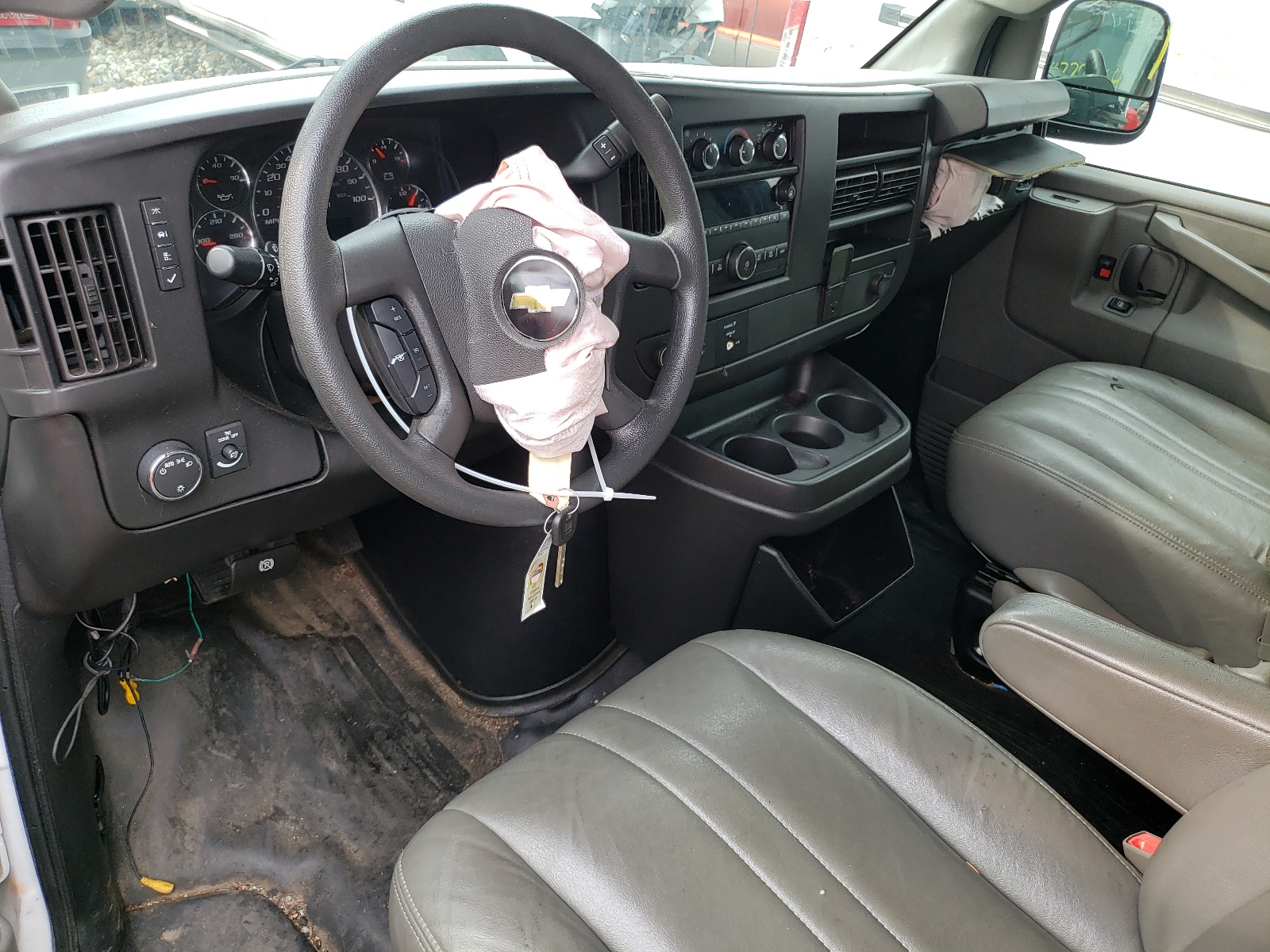 1GCWGAFF1H1122704 2017 Chevrolet Express G2500