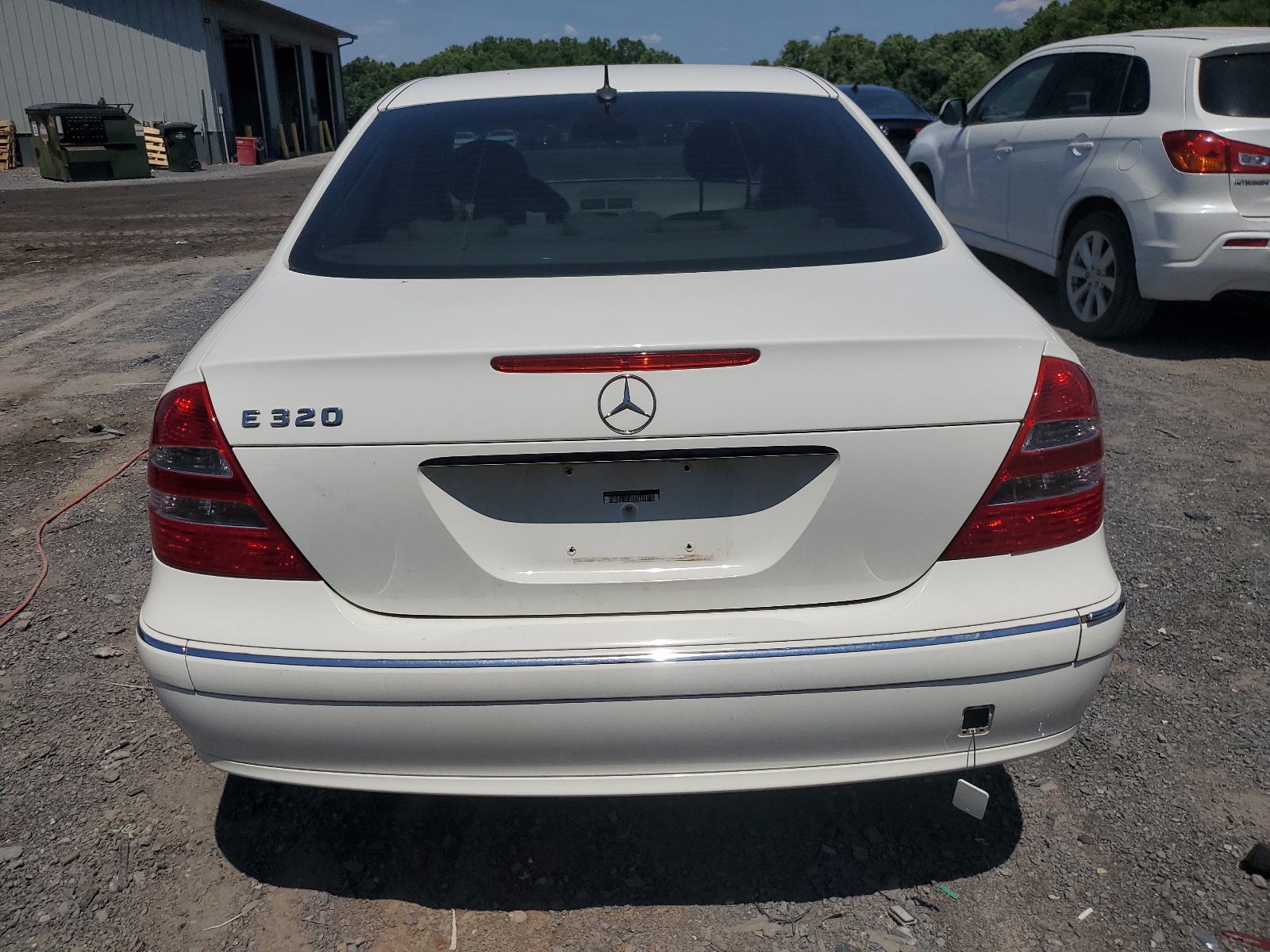 WDBUF65J15A718841 2005 Mercedes-Benz E 320