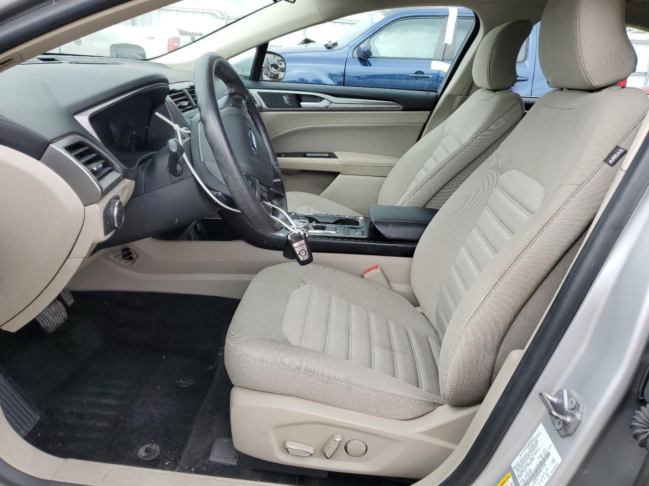 2017 Ford Fusion Se VIN: 3FA6P0HD3HR411570 Lot: 63786844