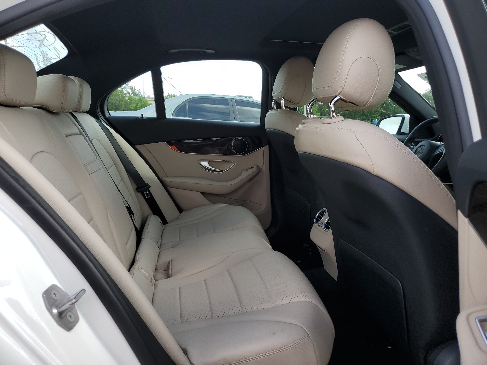 55SWF4JB5JU244034 2018 Mercedes-Benz C 300