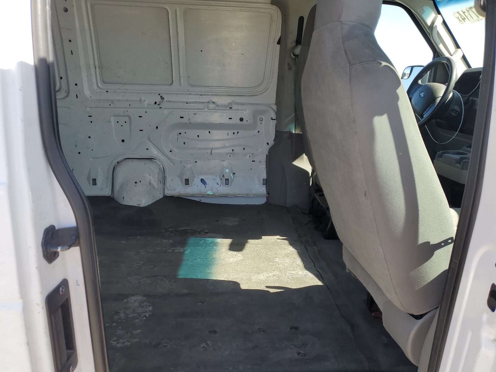 1FTNE1EW9BDA74717 2011 Ford Econoline E150 Van