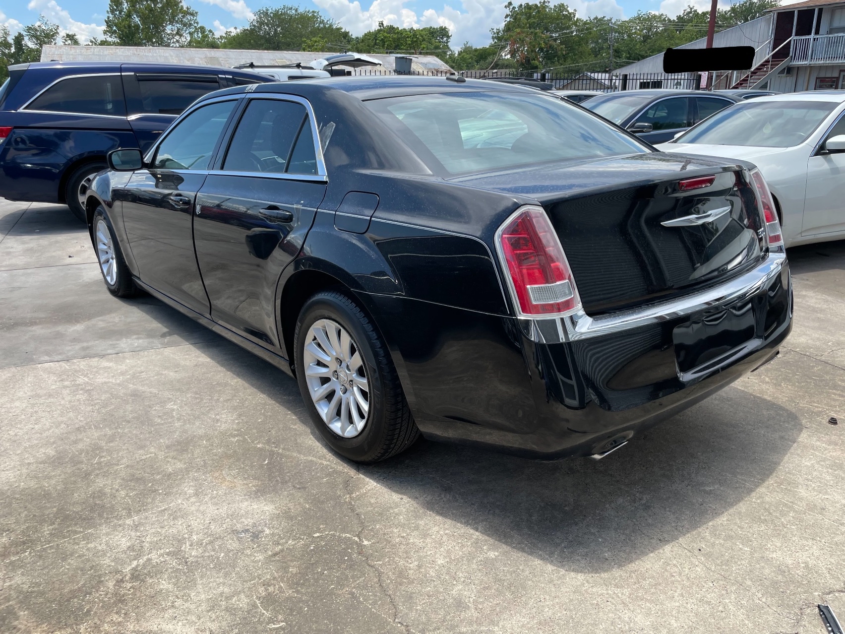 2014 Chrysler 300 vin: 2C3CCAAG6EH119751