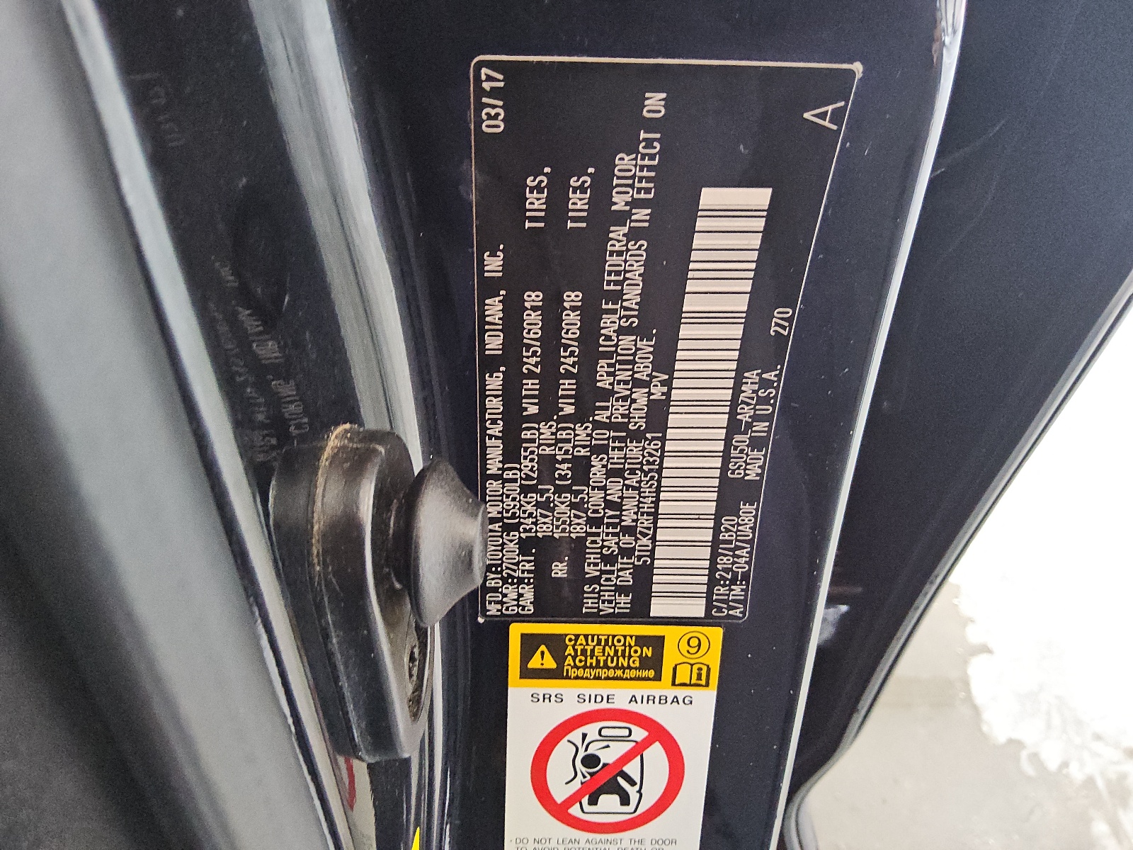 5TDKZRFH4HS513261 2017 Toyota Highlander Se