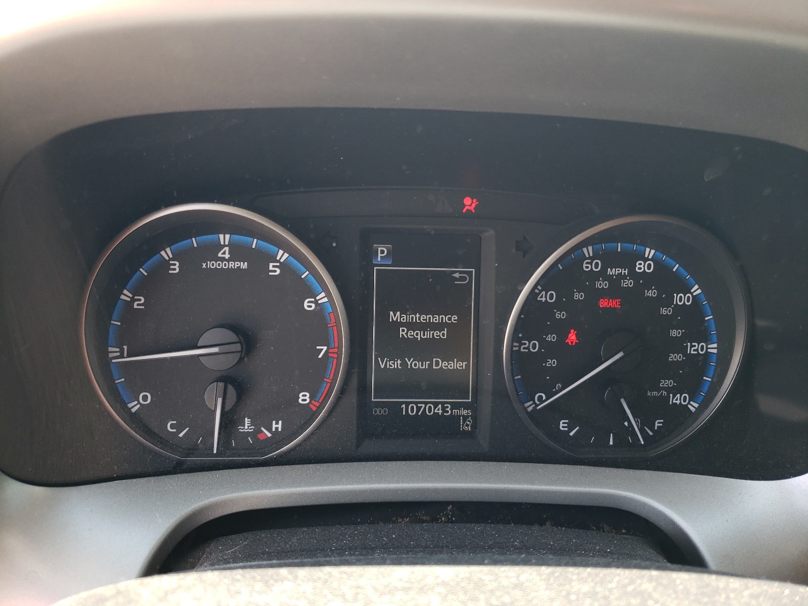 2T3ZFREV8HW341927 2017 Toyota Rav4 Le