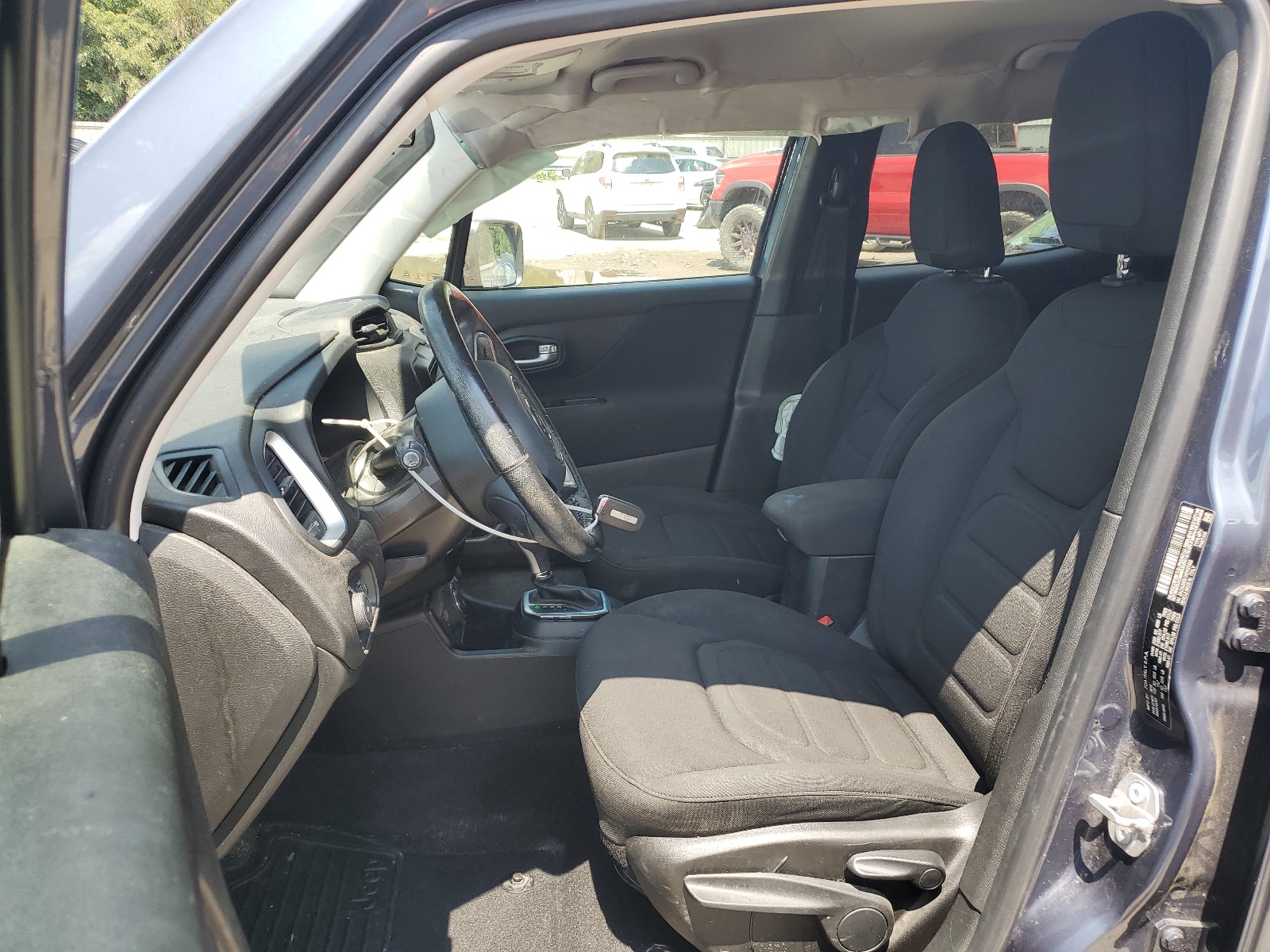 ZACNJBBB1KPK67462 2019 Jeep Renegade Latitude