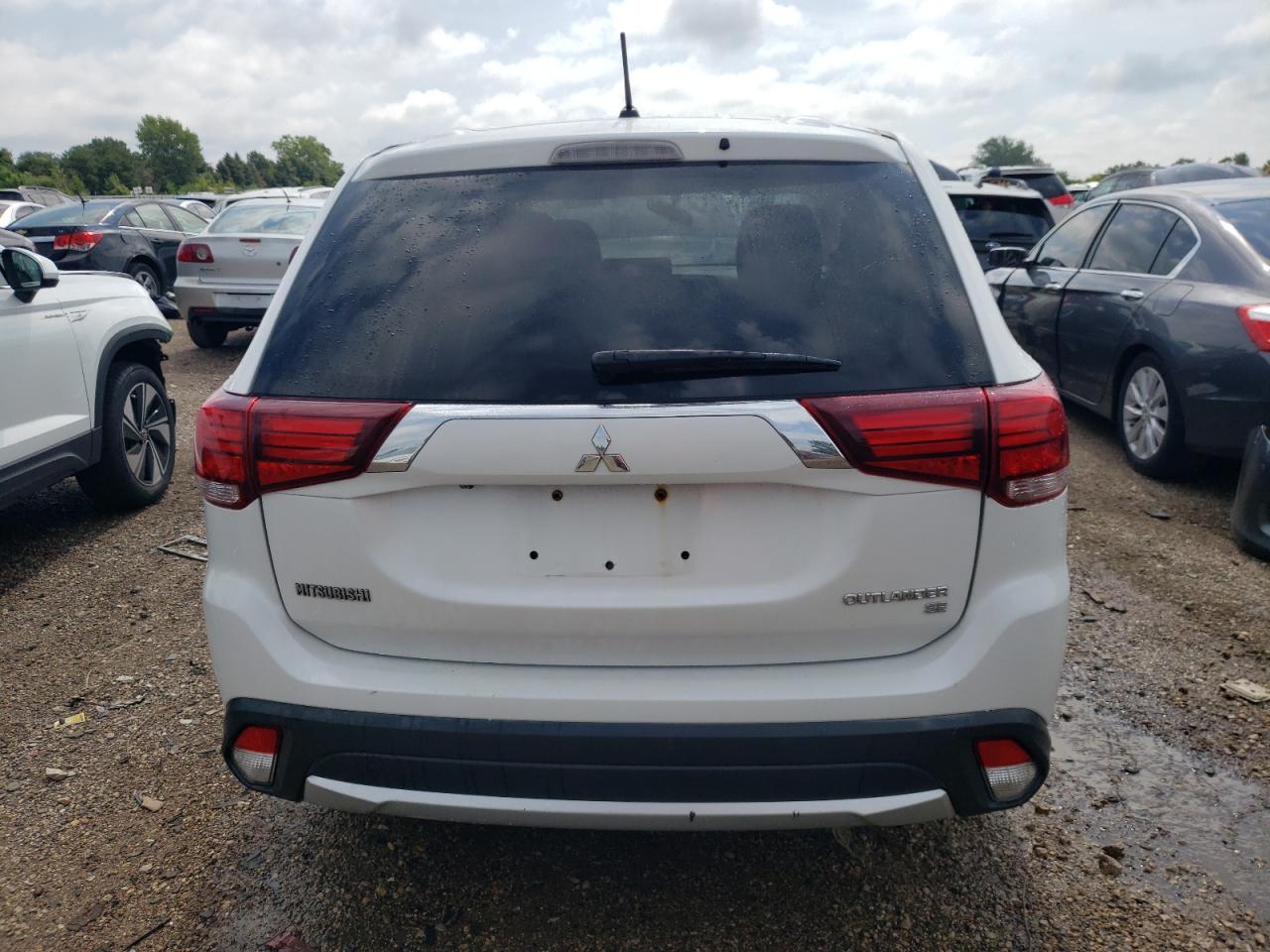 2016 Mitsubishi Outlander Se VIN: JA4AD3A39GZ020427 Lot: 63218114