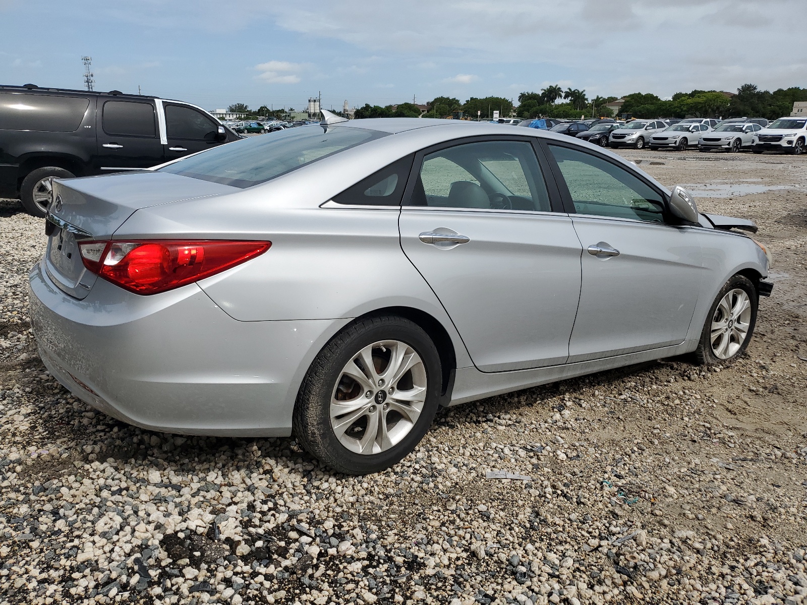 5NPEC4AC1BH004965 2011 Hyundai Sonata Se