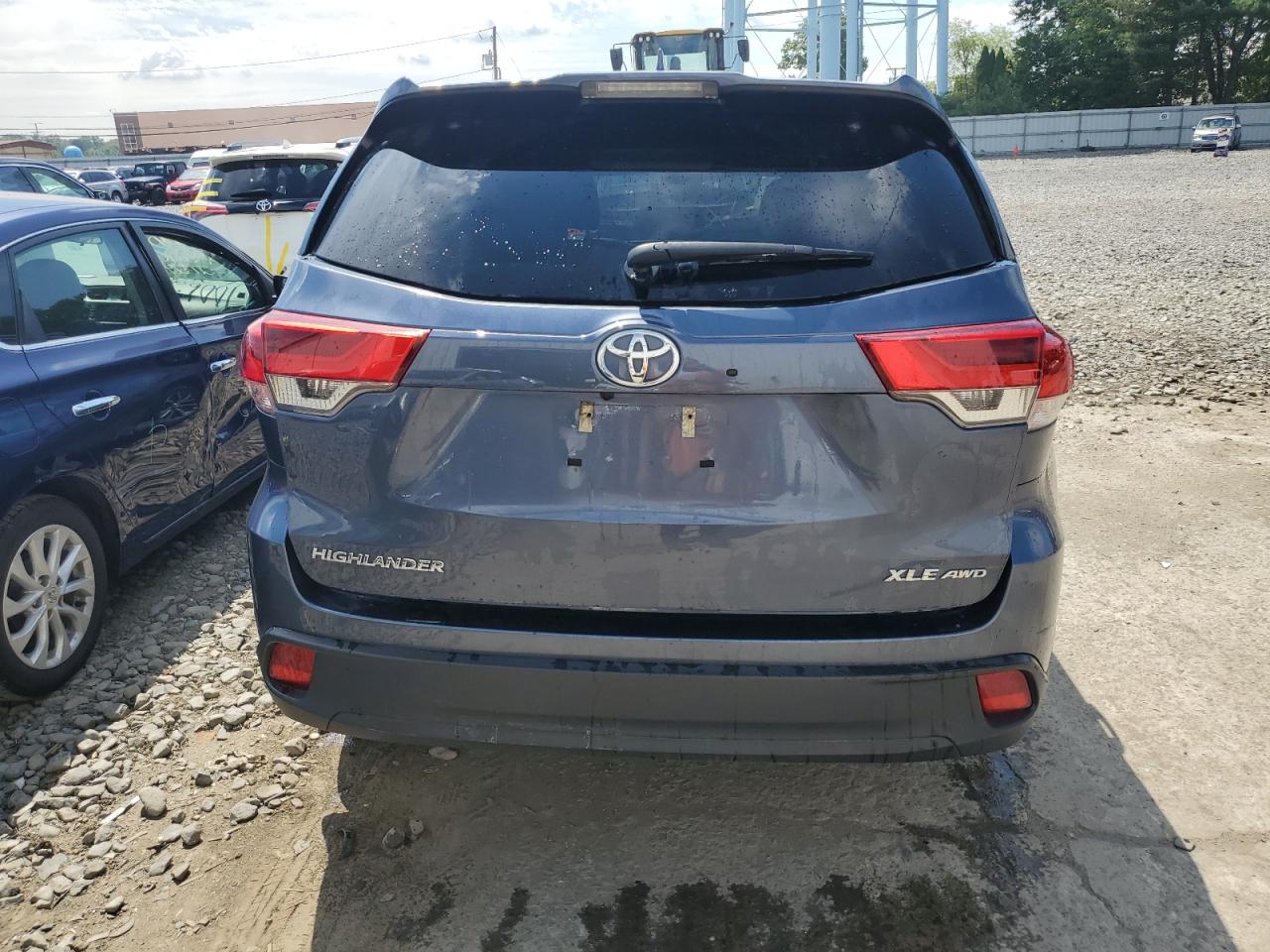2019 Toyota Highlander Se VIN: 5TDJZRFH2KS986997 Lot: 61201174