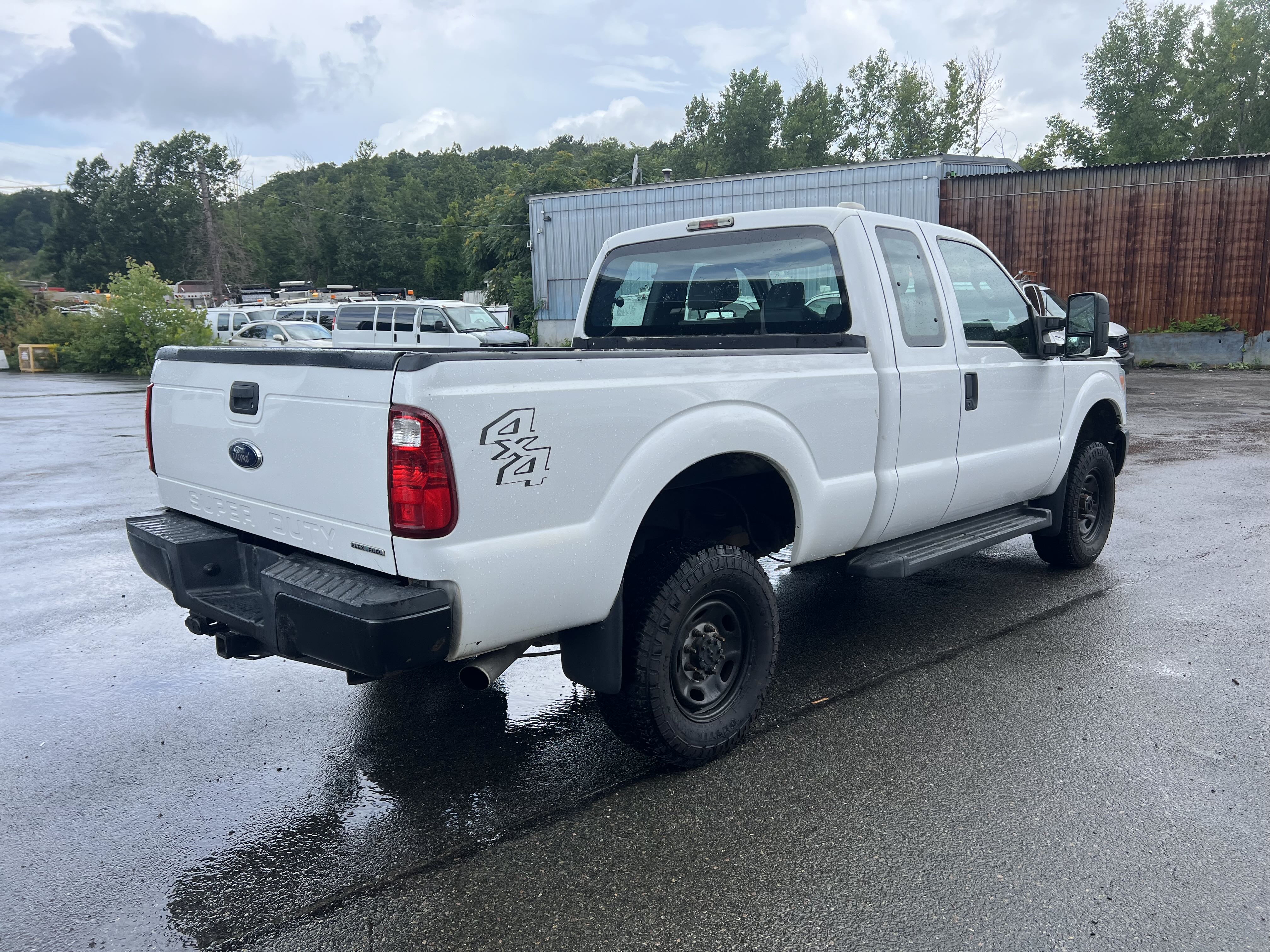 2016 Ford F250 Super Duty vin: 1FT7X2B69GEB69180