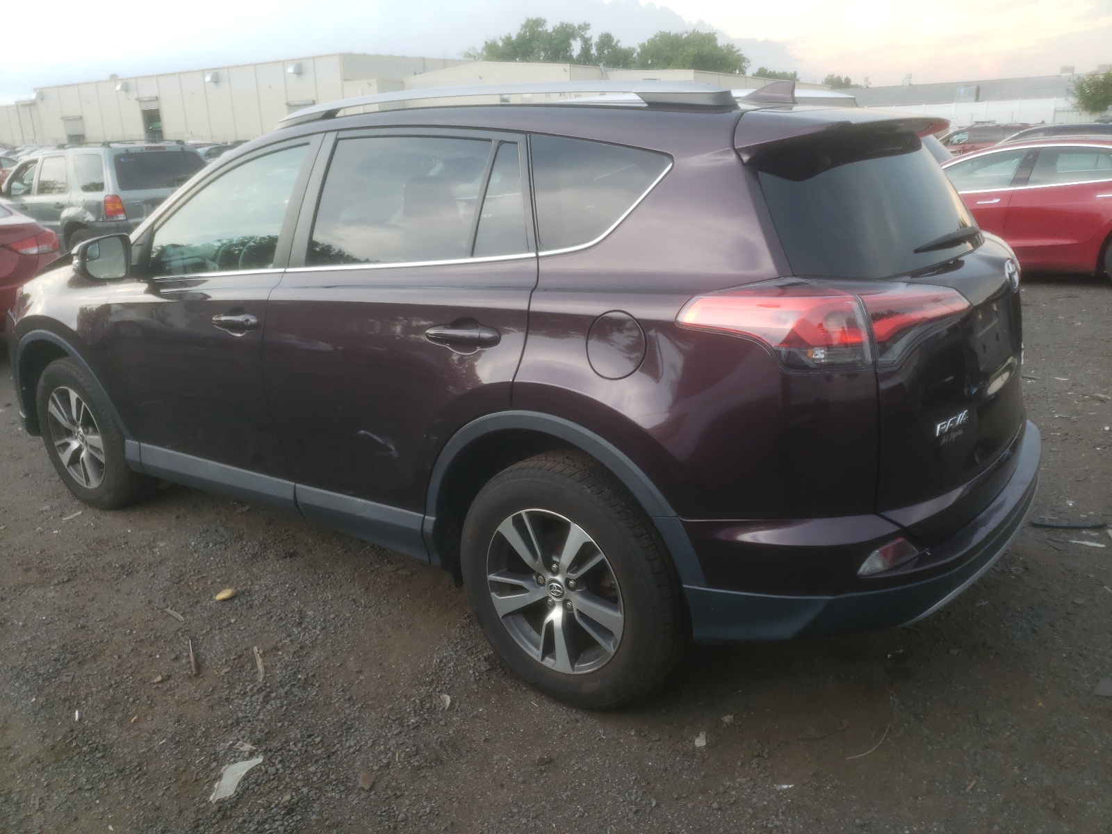 2017 Toyota Rav4 Xle vin: 2T3RFREV4HW646650